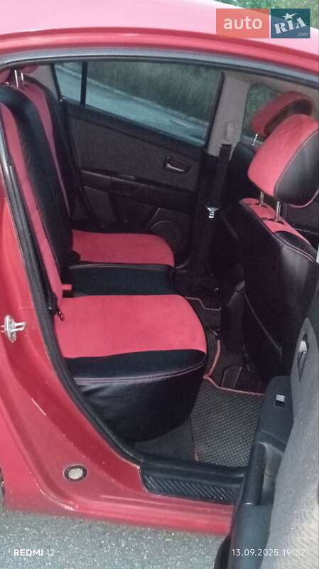 Седан Mazda 3 2005 в Изяславе
