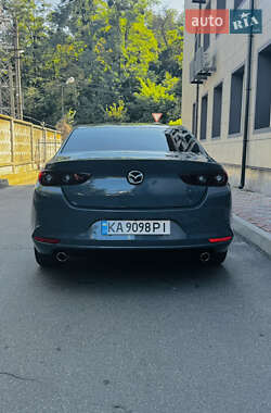 Седан Mazda 3 2022 в 