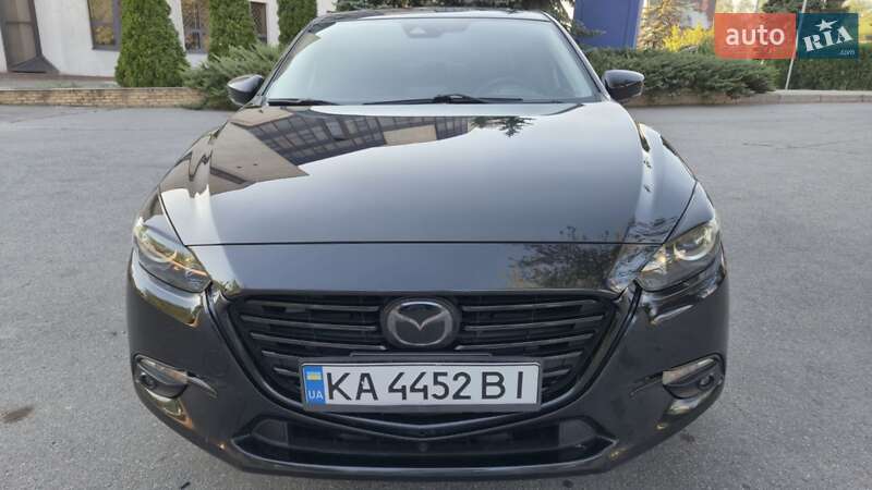 Седан Mazda 3 2017 в 