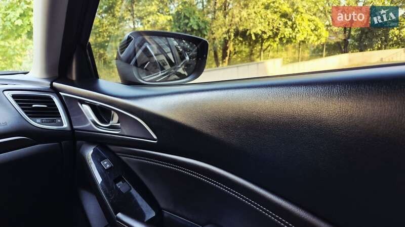 Седан Mazda 3 2017 в Запорожье