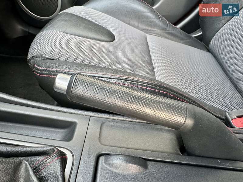 Хэтчбек Mazda 3 2008 в Черновцах