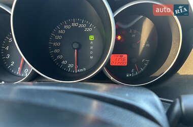 Седан Mazda 3 2004 в 