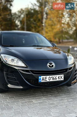 Седан Mazda 3 2010 в 