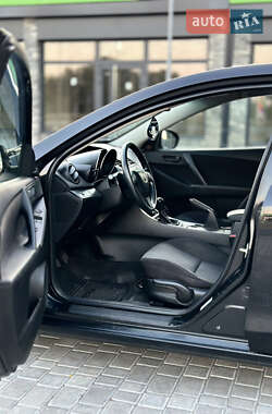 Седан Mazda 3 2010 в 
