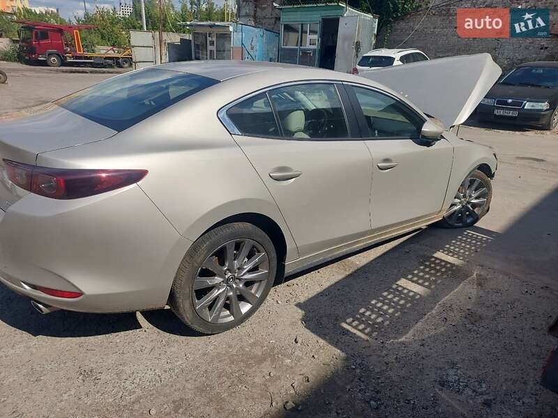 Седан Mazda 3 2023 в Харькове