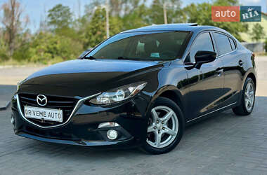 Седан Mazda 3 2015 в Дніпрі