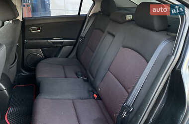 Седан Mazda 3 2004 в 