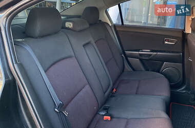 Седан Mazda 3 2004 в 