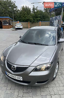 Седан Mazda 3 2006 в Володимирі