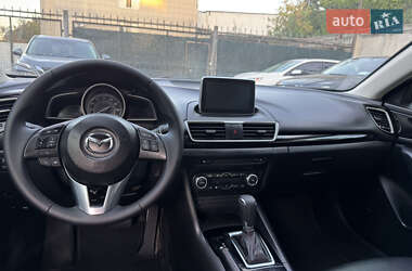 Седан Mazda 3 2015 в 