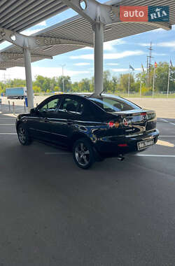 Седан Mazda 3 2005 в 