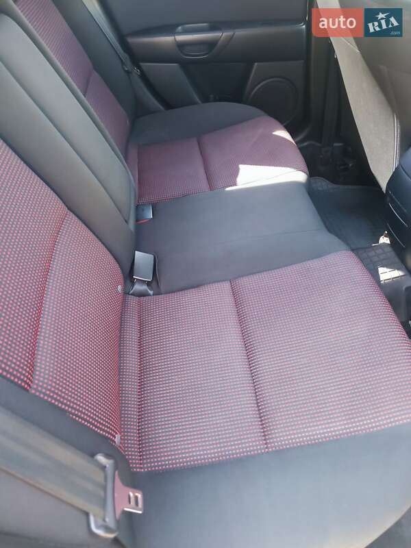 Хэтчбек Mazda 3 2003 в Одессе