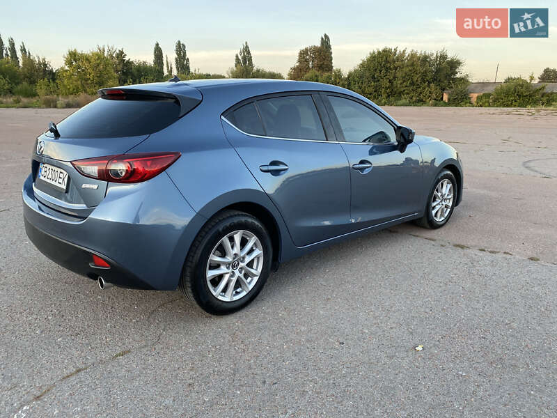 Хэтчбек Mazda 3 2016 в Прилуках