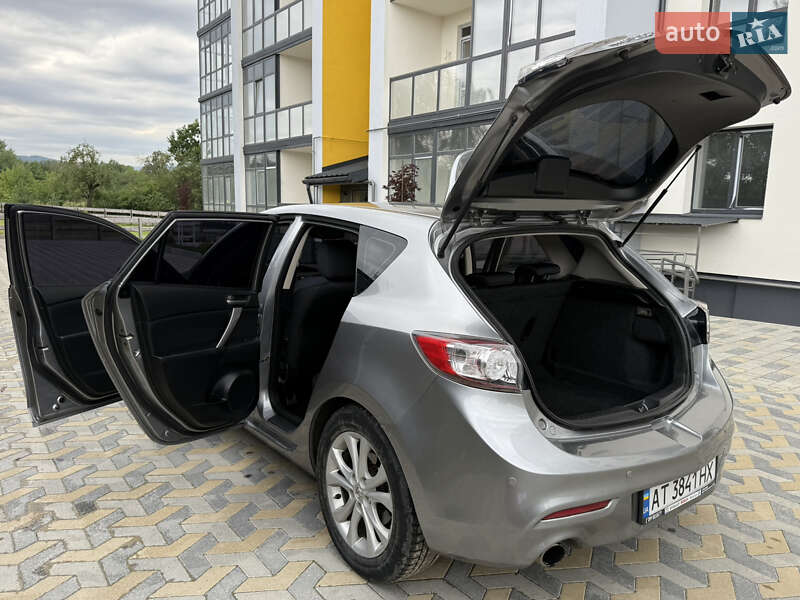 Хэтчбек Mazda 3 2010 в Надворной