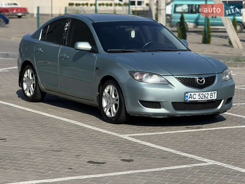 Седан Mazda 3 2003 в Луцке