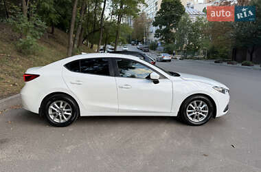 Седан Mazda 3 2014 в 