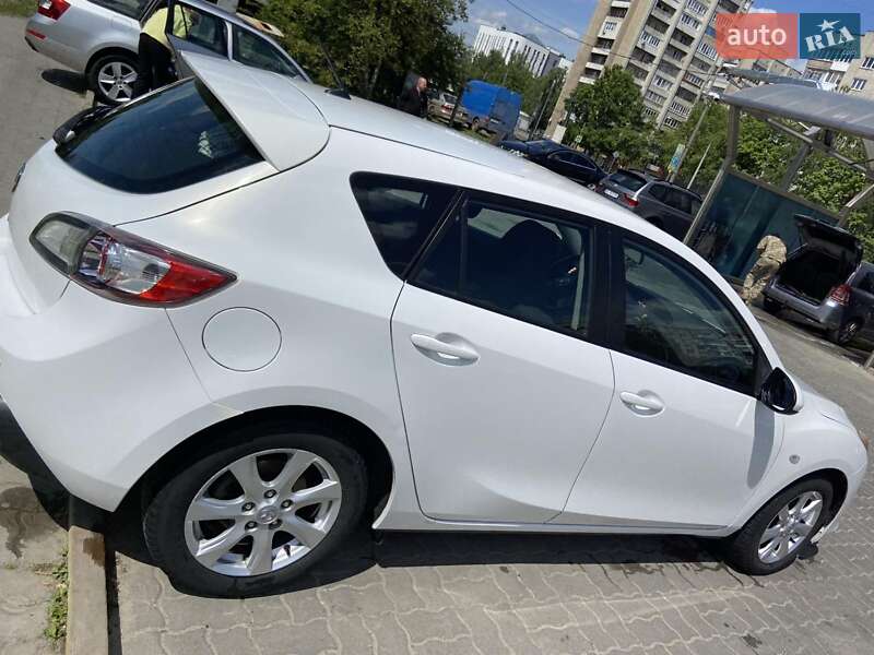 Хэтчбек Mazda 3 2010 в Львове