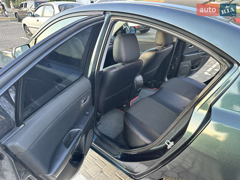 Седан Mazda 3 2004 в Одессе