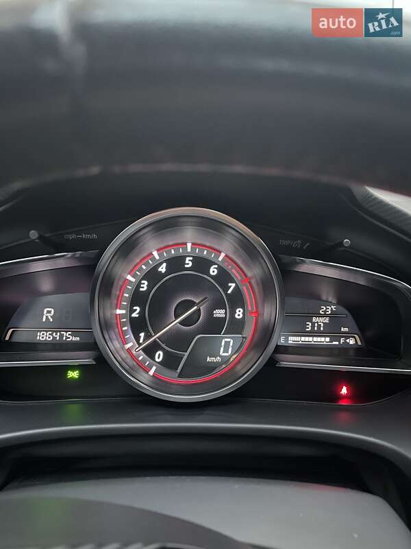 Седан Mazda 3 2014 в Киеве