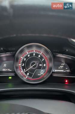 Седан Mazda 3 2014 в 
