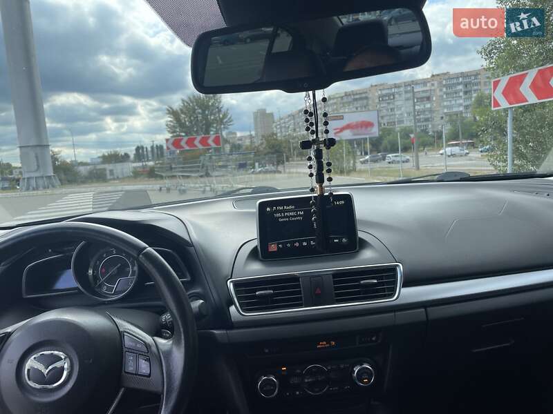 Седан Mazda 3 2014 в Киеве