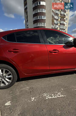 Хэтчбек Mazda 3 2015 в 