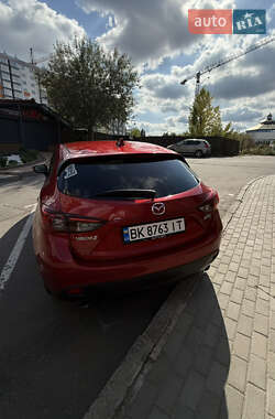 Хэтчбек Mazda 3 2015 в 