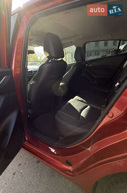 Хэтчбек Mazda 3 2015 в 