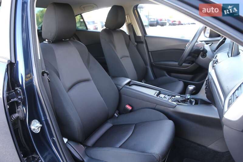 Седан Mazda 3 2018 в Киеве фото 12 Седан Mazda 3 2018 в Киеве