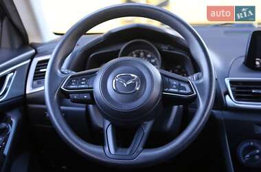 Седан Mazda 3 2018 в 