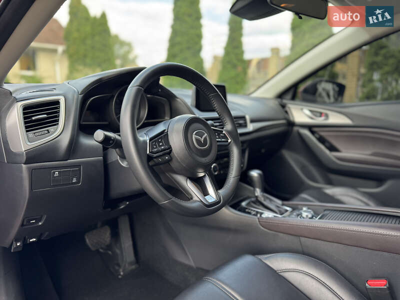Седан Mazda 3 2018 в Харькове
