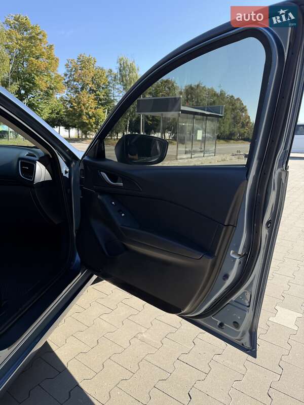 Седан Mazda 3 2015 в Белой Церкви