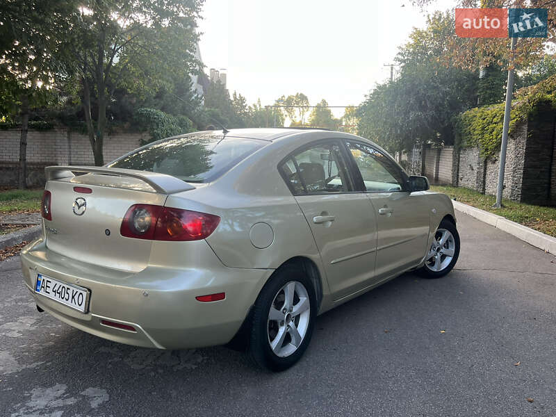 Седан Mazda 3 2004 в Днепре