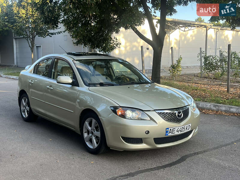 Седан Mazda 3 2004 в Днепре