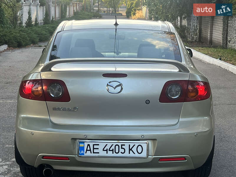Седан Mazda 3 2004 в Днепре