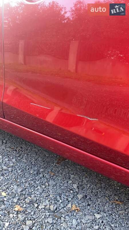 Седан Mazda 3 2016 в Ужгороде