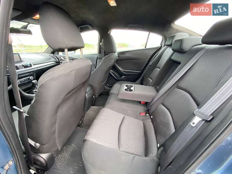 Седан Mazda 3 2014 в Львове