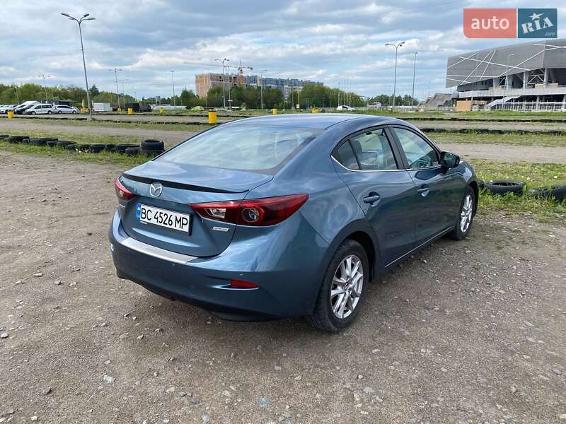 Седан Mazda 3 2014 в Львове
