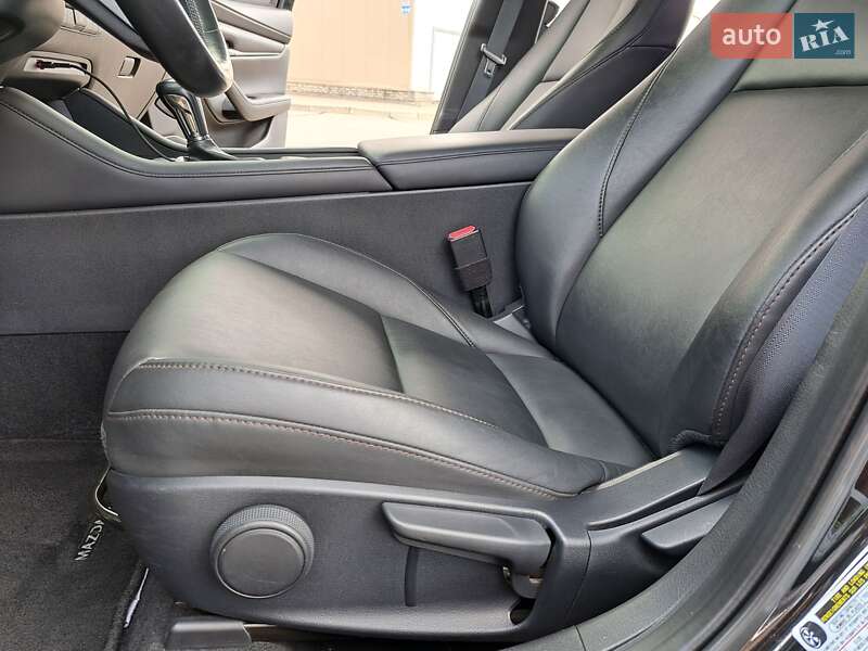 Седан Mazda 3 2019 в Киеве