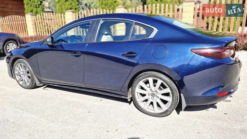 Седан Mazda 3 2019 в Днепре
