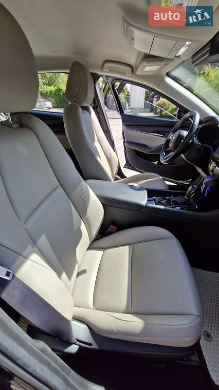 Седан Mazda 3 2019 в Днепре