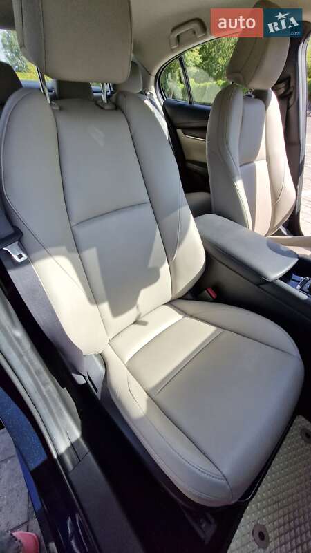 Седан Mazda 3 2019 в Днепре