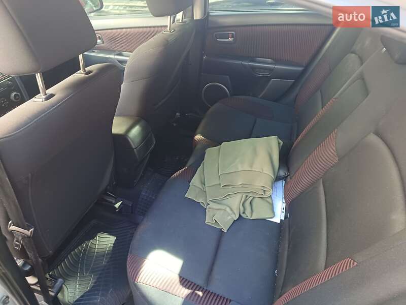 Седан Mazda 3 2006 в Луцке