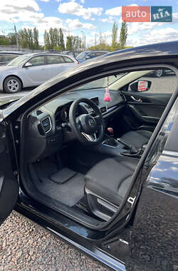 Седан Mazda 3 2016 в 