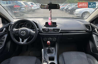 Седан Mazda 3 2016 в 
