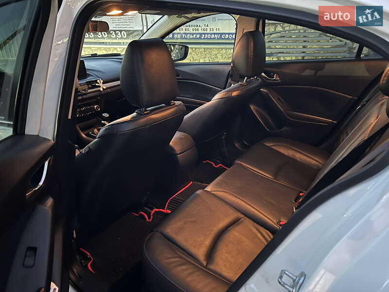 Седан Mazda 3 2014 в Тернополе