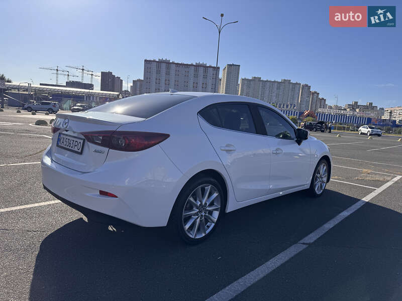 Седан Mazda 3 2017 в Киеве