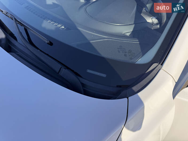 Седан Mazda 3 2017 в Киеве
