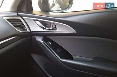 Седан Mazda 3 2016 в 