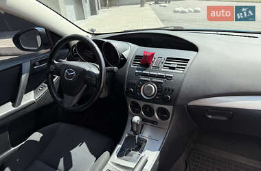 Седан Mazda 3 2011 в 